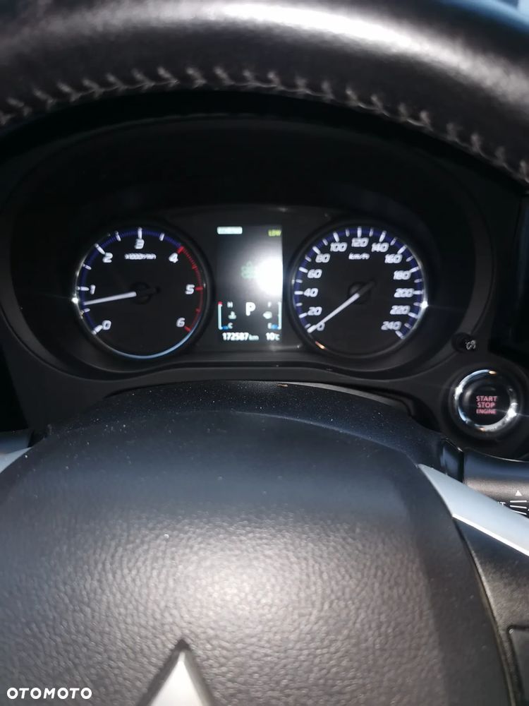 Mitsubishi Outlander 2.2 DI-D 4WD Automatik SUV-Star+ - 13