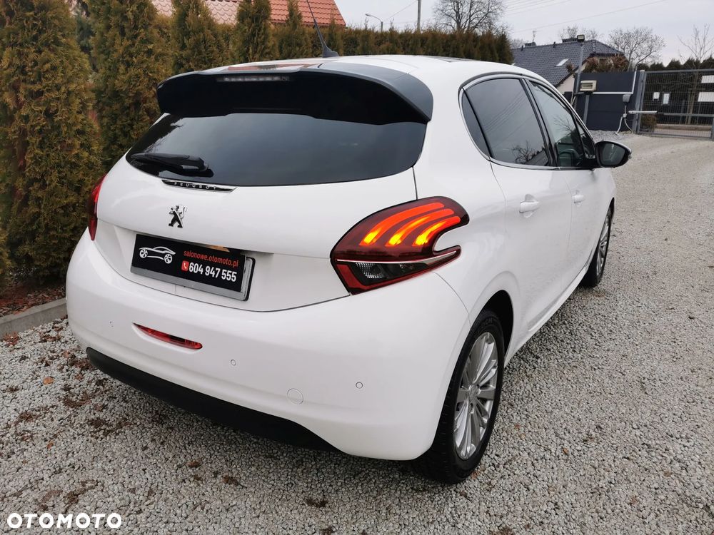 Peugeot 208 Blue-HDi 100 Stop&Start Style - 12