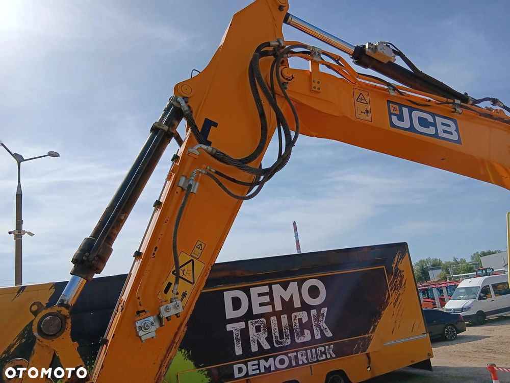 JCB 245X - 6