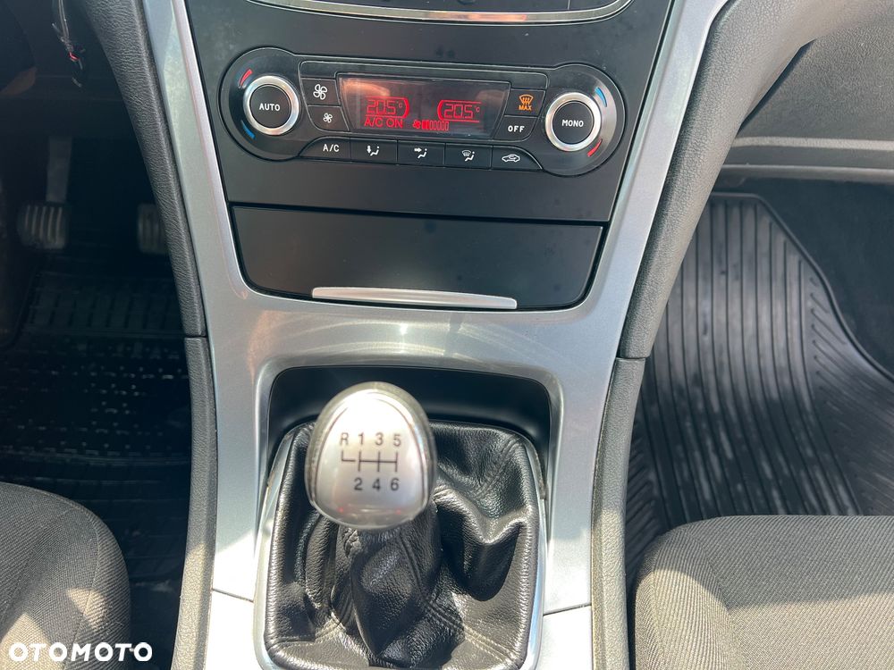 Ford Mondeo 2.0 TDCi Ambiente - 10