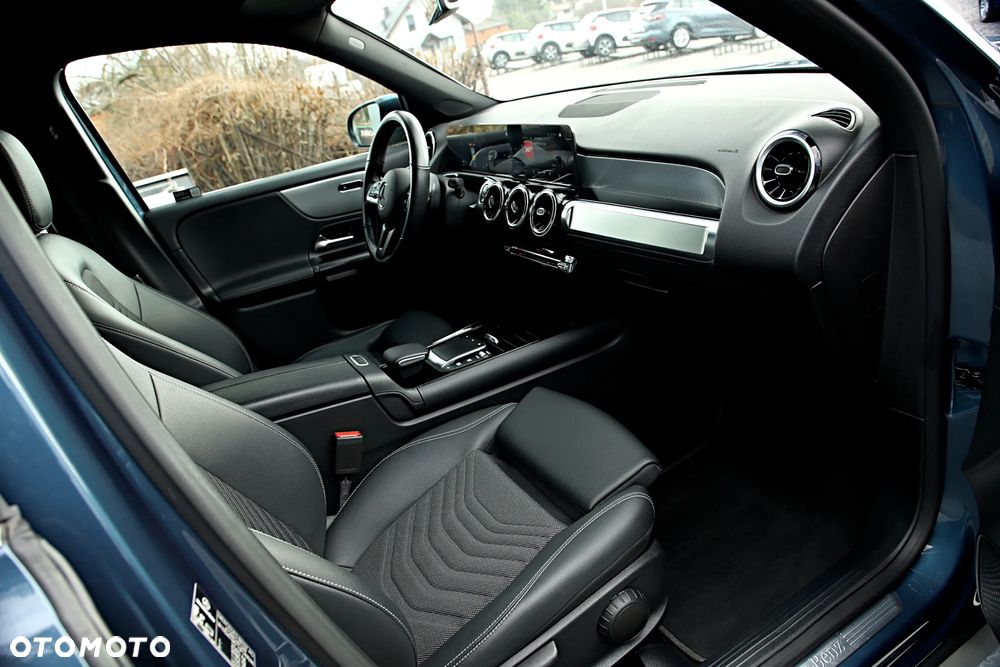 Mercedes-Benz GLB 200 7G-DCT - 23