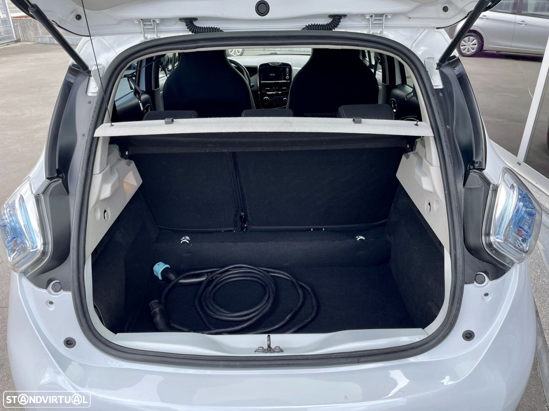 Renault Zoe - 11