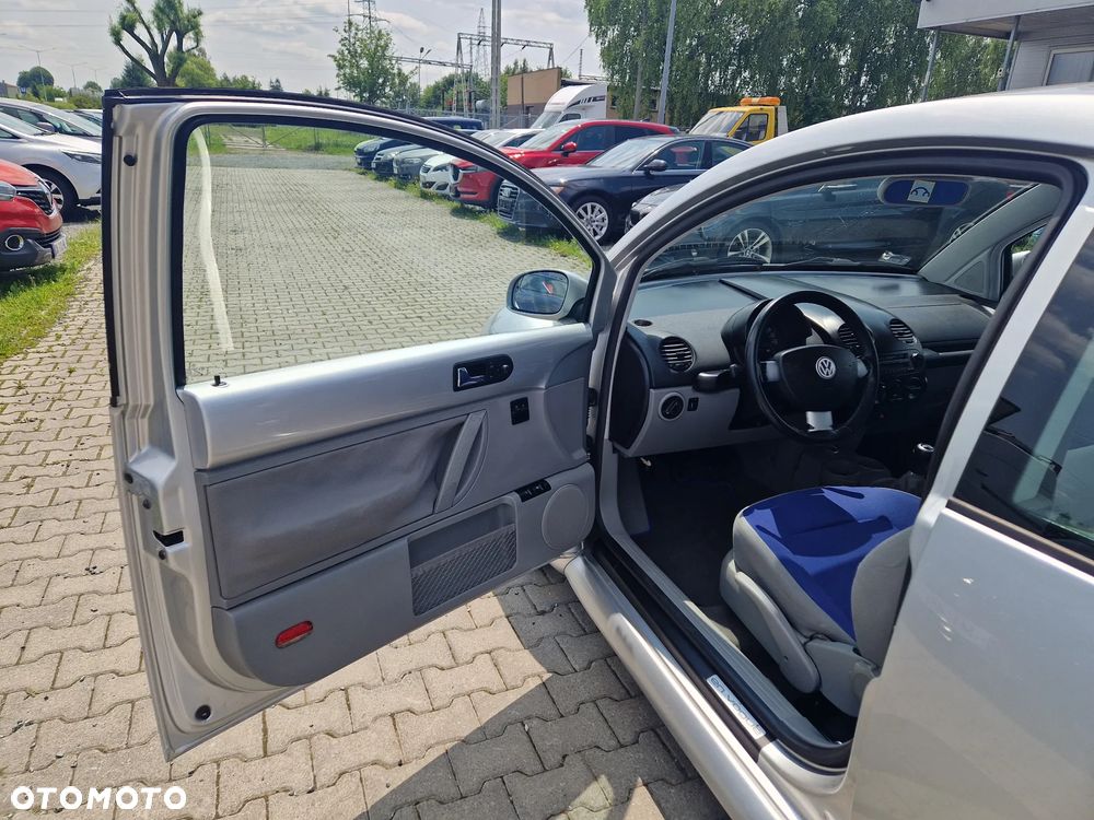 Volkswagen New Beetle - 6