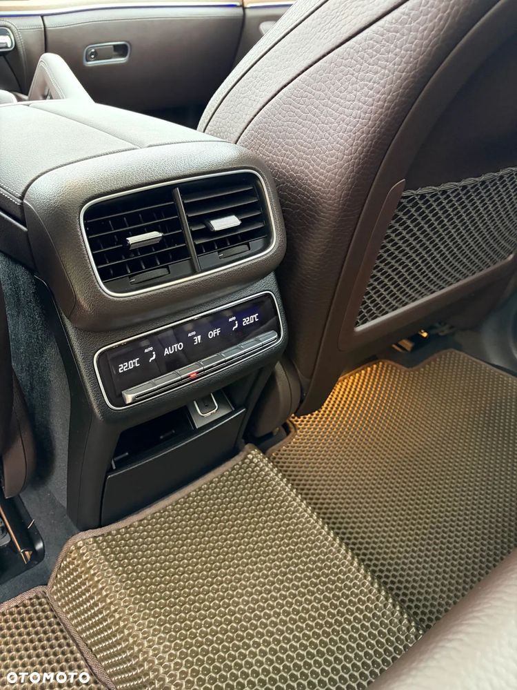 Mercedes-Benz GLS - 15
