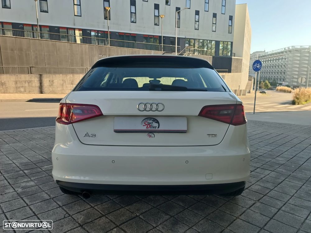 Audi A3 Sportback 1.6 TDI Advance Ultra - 9