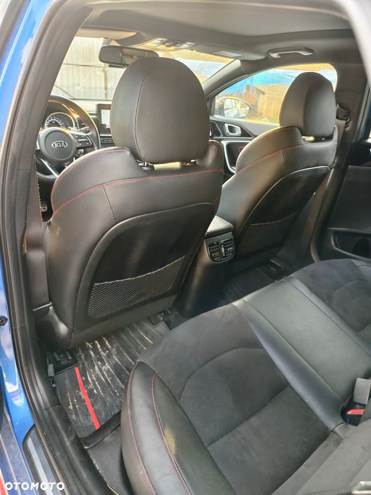 Kia ProCeed 1.6 T-GDI GT DCT - 11