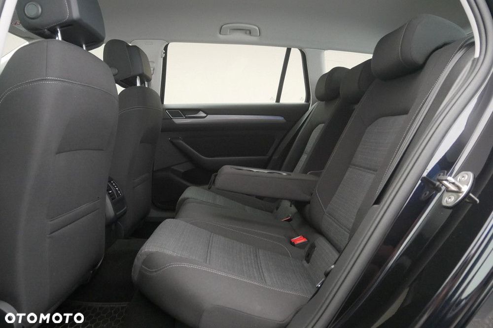 Volkswagen Passat Variant 2.0 TSI Business DSG - 15
