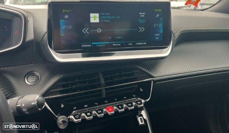 Peugeot e-2008 50 kWh GT - 4