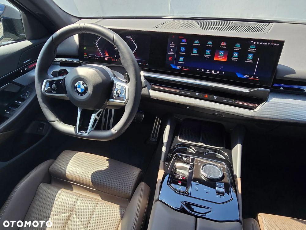 BMW Seria 5 520d xDrive - 13