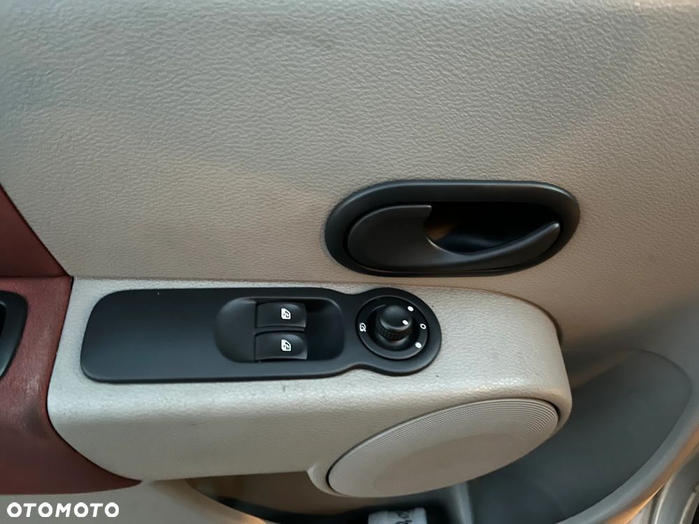 Renault Modus 1.6 16V Cite - 26