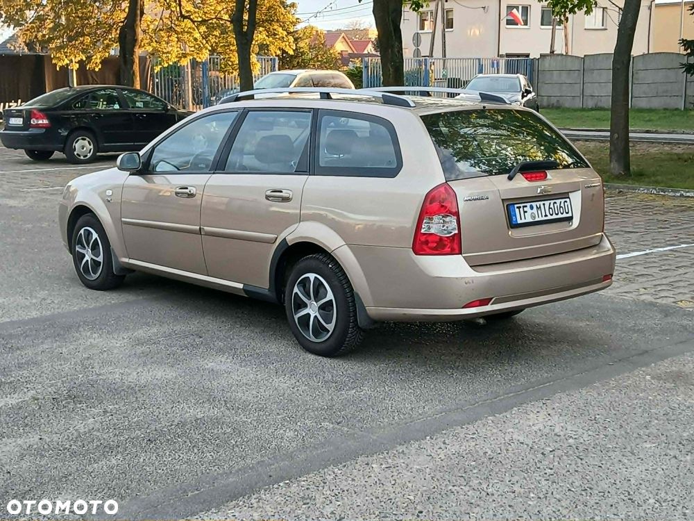 Chevrolet Nubira - 10
