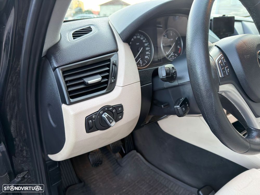 BMW X1 16 d sDrive - 31