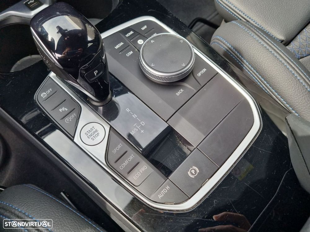 BMW 116 d Pack Desportivo M Auto - 11