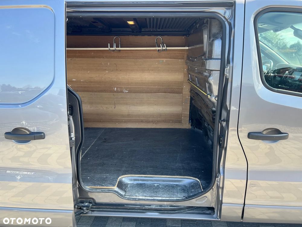 Opel Vivaro - 12