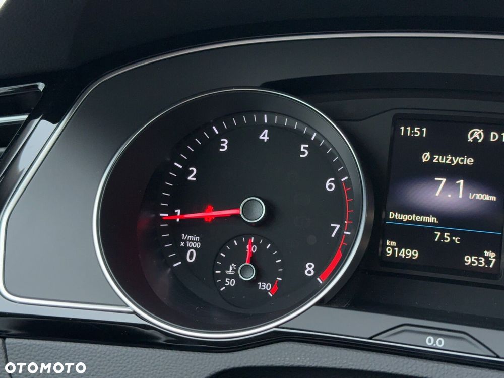 Volkswagen Passat Variant - 17