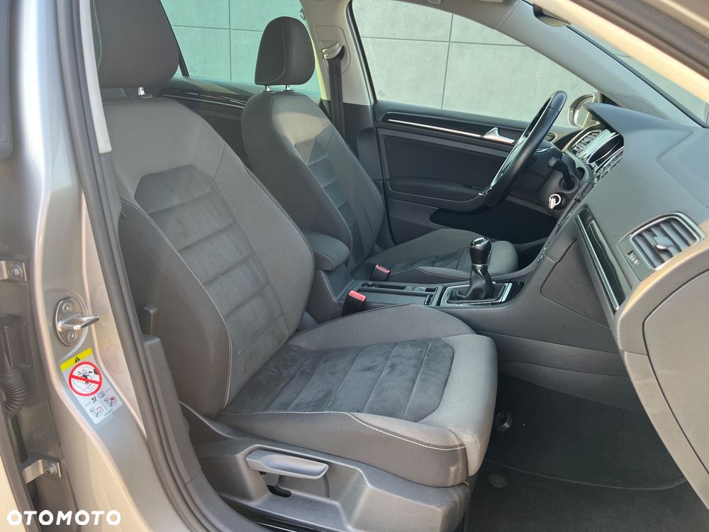 Volkswagen Golf 2.0 TDI SCR Highline - 32