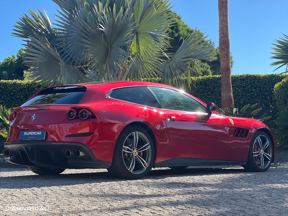Ferrari GTC4 Lusso - 22