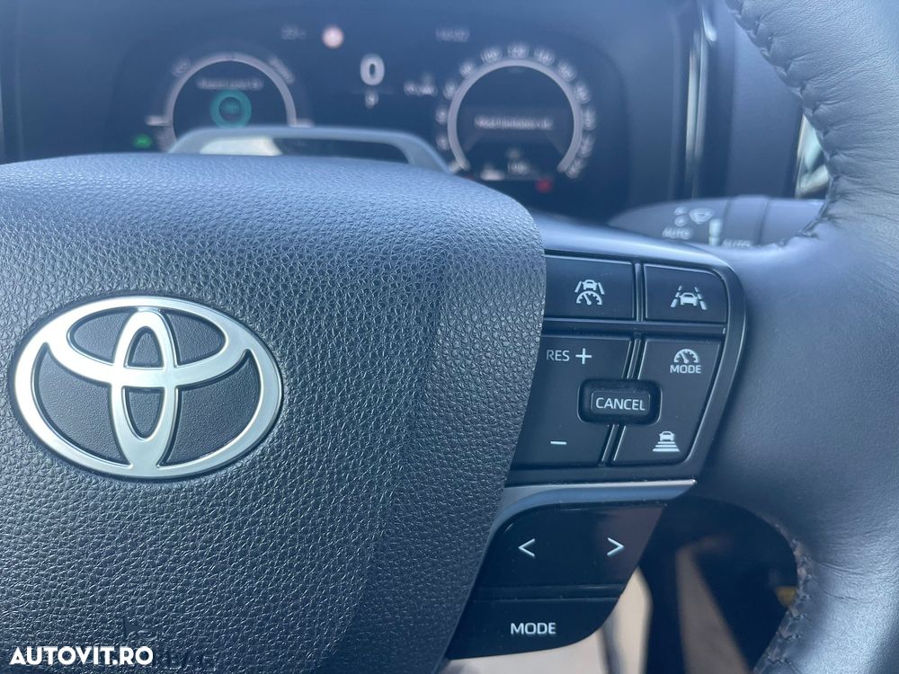Toyota Camry 2.5 HEV Executive - 26