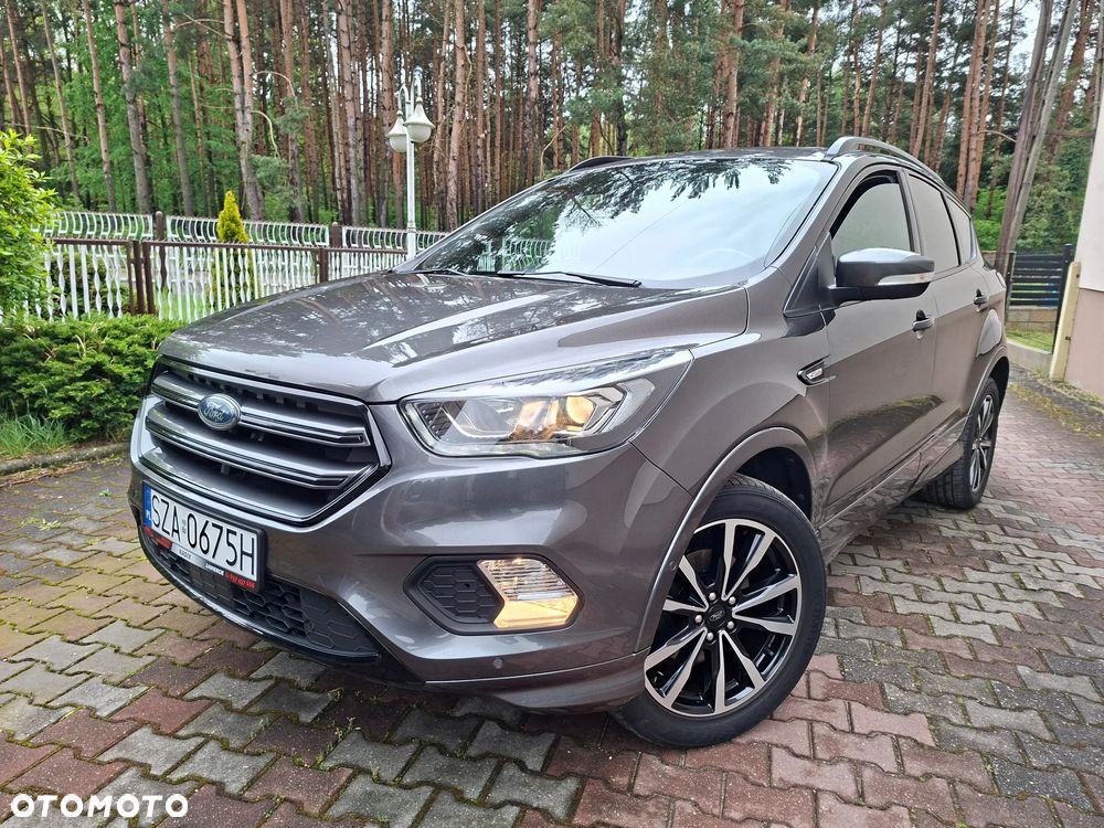 Ford Kuga 1.5 EcoBoost 2x4 ST-Line - 4