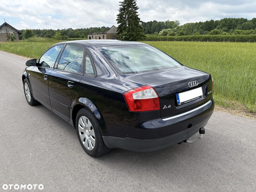 Audi A4 Limousine - 4
