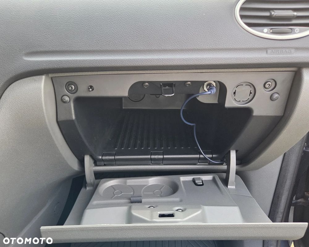 Ford Focus 1.6 Ambiente - 11