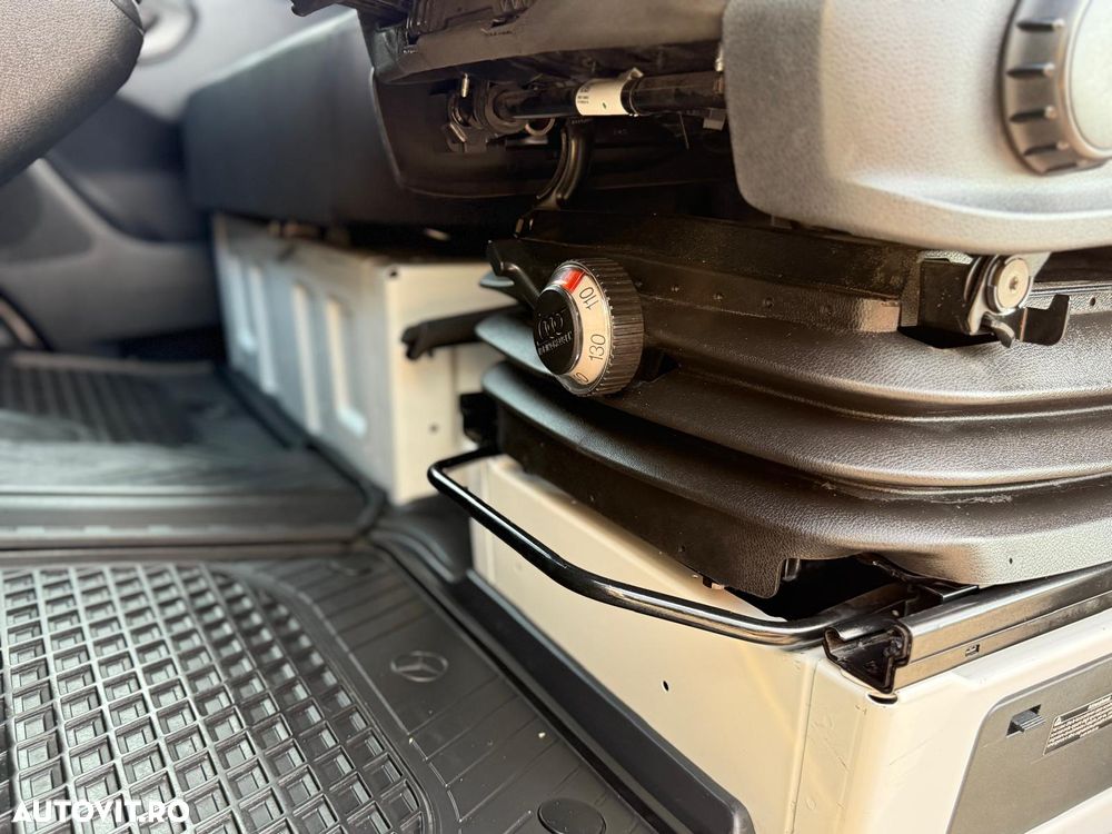 Mercedes-Benz Sprinter - 12