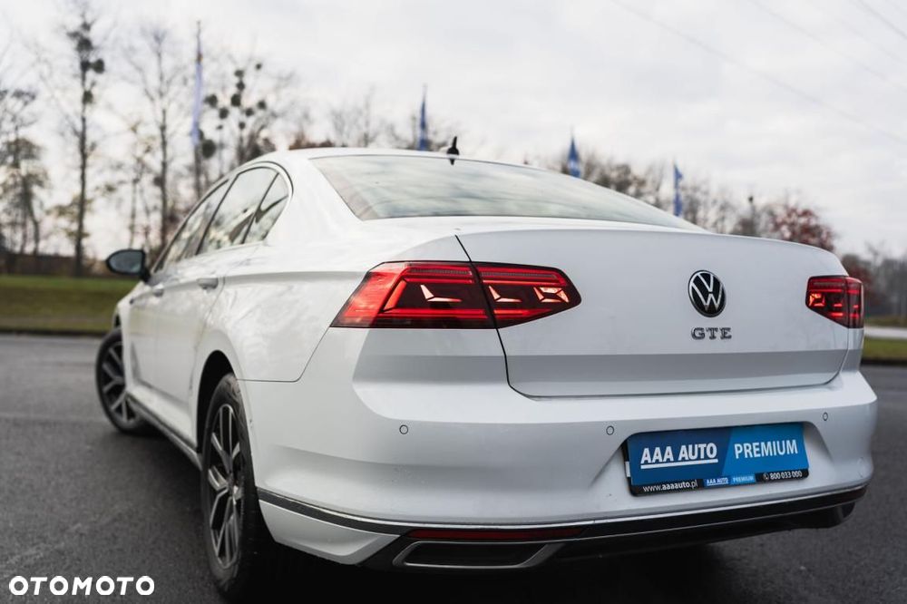 Volkswagen Passat - 11