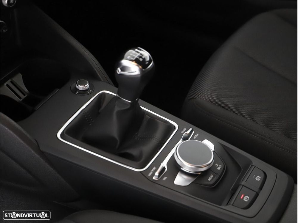 Audi Q2 30 TFSI Advanced - 17