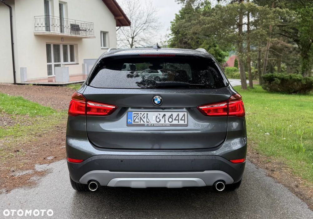 BMW X1 xDrive18d xLine - 9