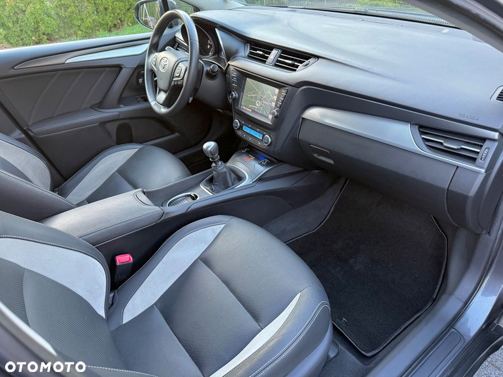 Toyota Avensis Touring Sports 1.8 Executive - 15