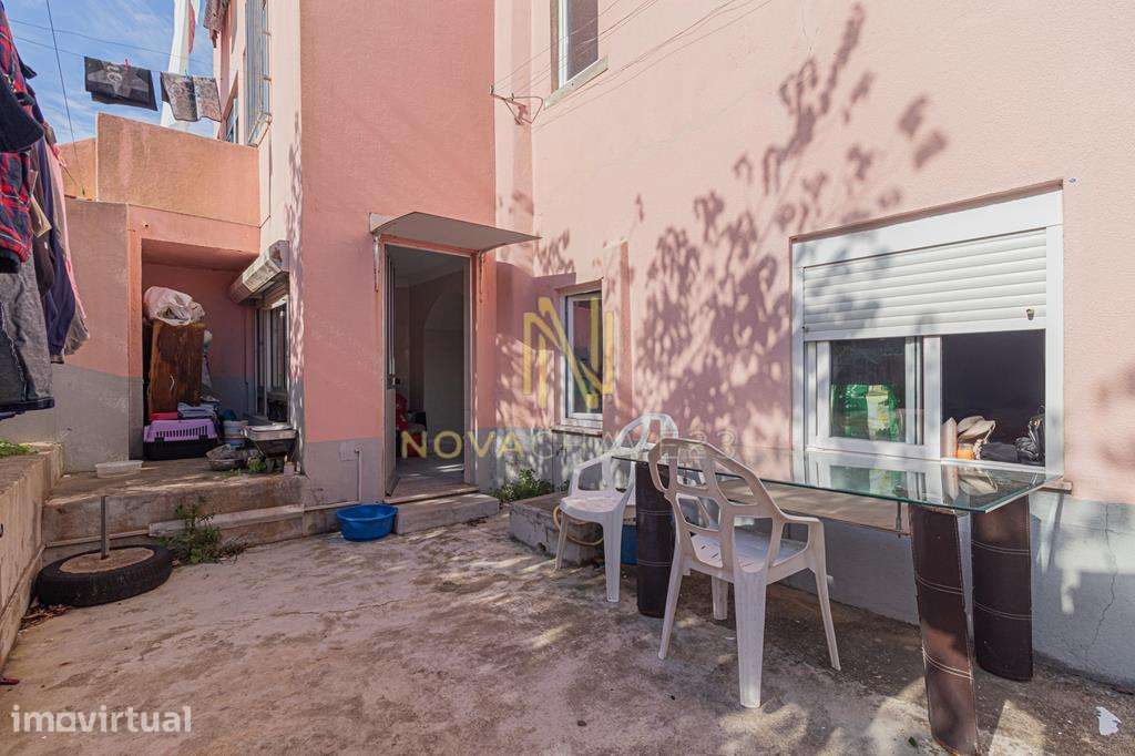 Prédio no Cacém | 509 m² de Terreno | Rendimento Imediato - Grande imagem: 3/38