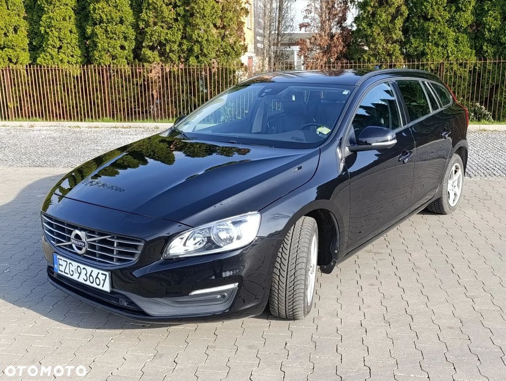 Volvo V60 D2 Momentum - 16