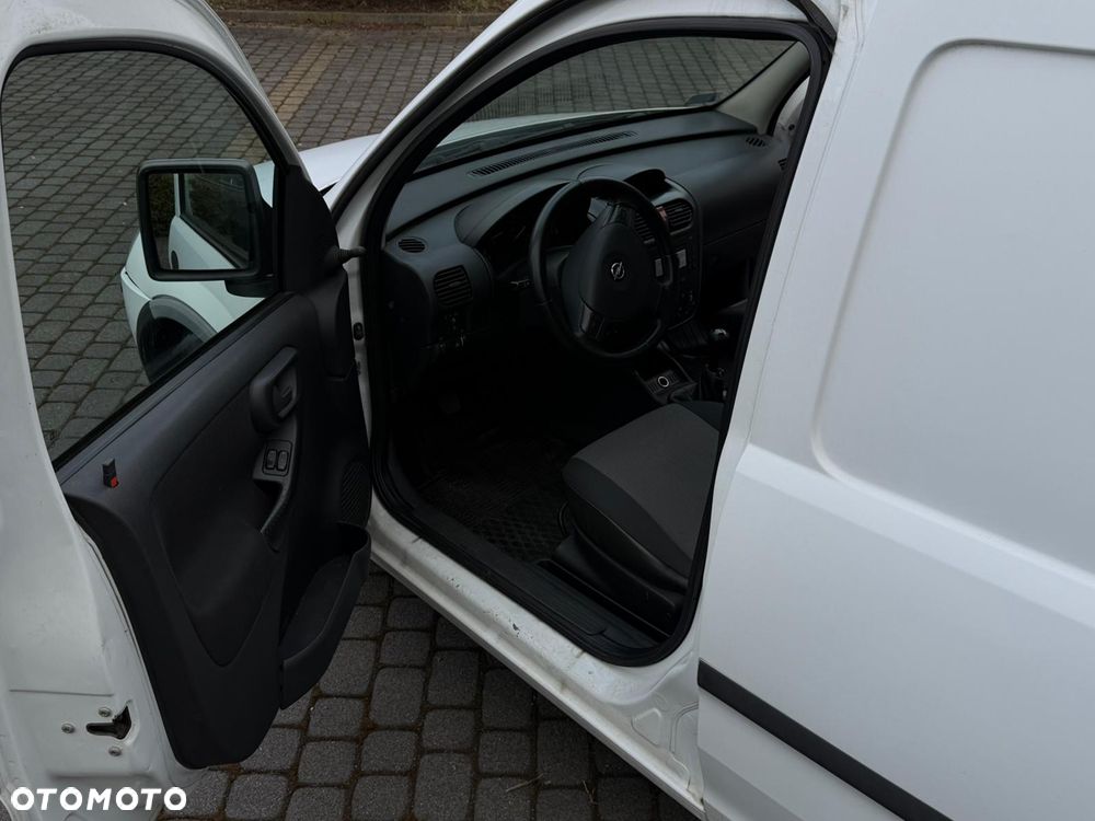 Opel Combo - 17