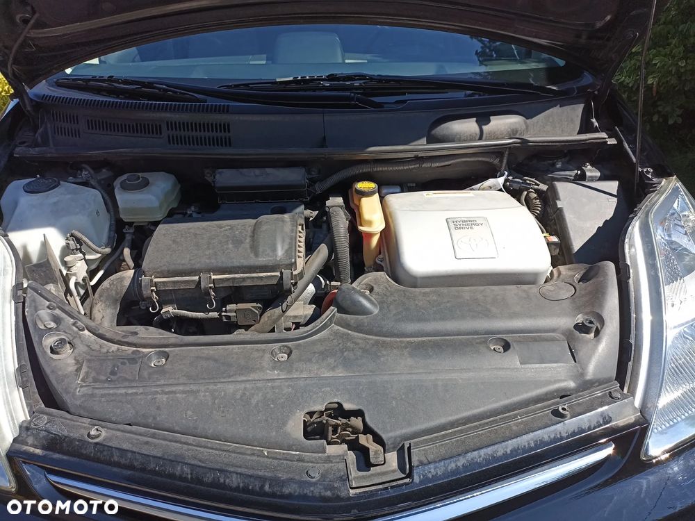 Toyota Prius (Hybrid) Executive - 4