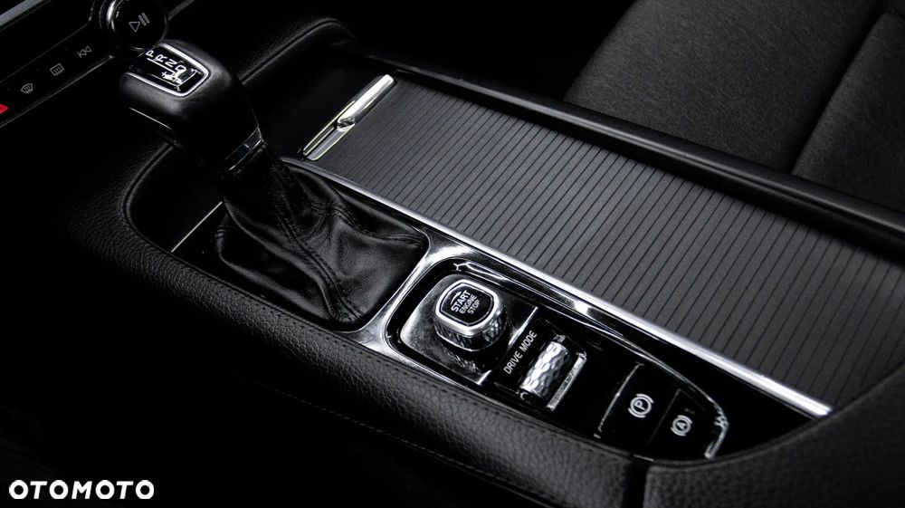 Volvo V90 Cross Country D4 SCR AWD Pro - 22