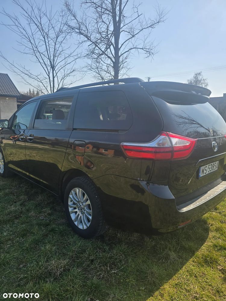 Toyota Sienna 3.5 V6 - 2