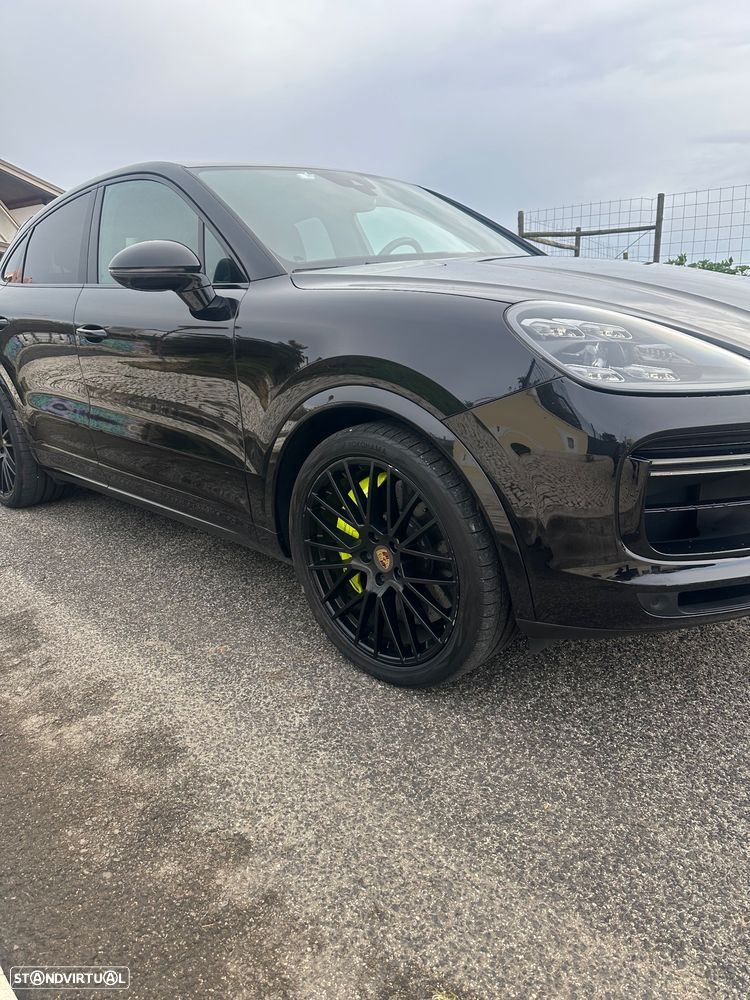 Porsche Cayenne Coupé Turbo S E-Hybrid - 2