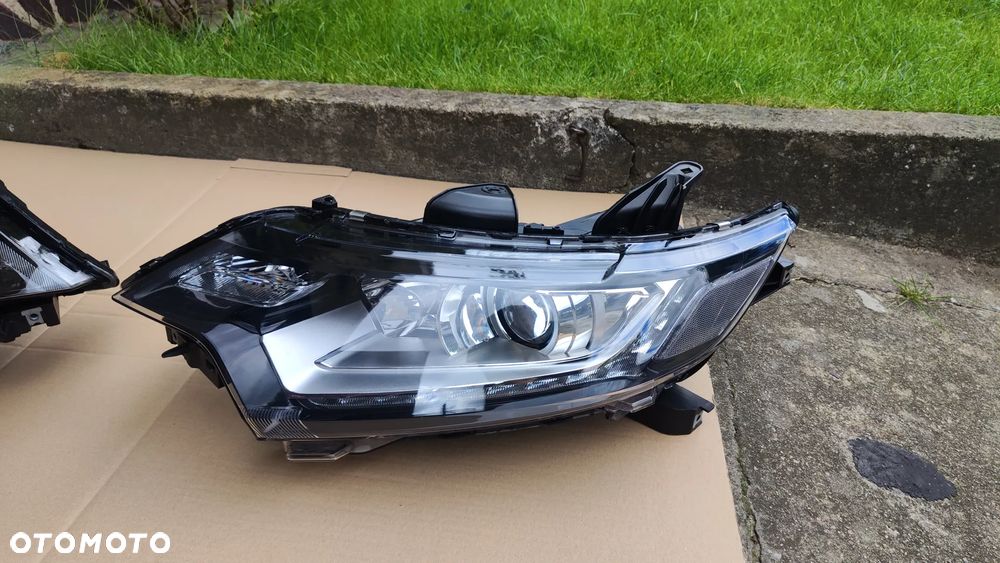 Mitsubishi Outlander 16-24 Lampa Przód Soczewka LR Komplet Oryginał EU - 5