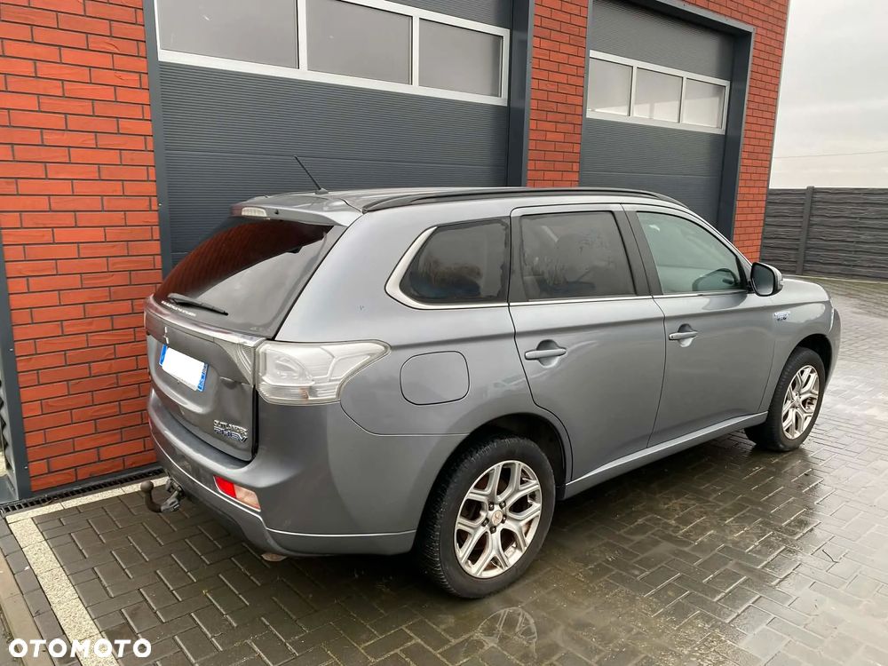 Mitsubishi Outlander 2.4 4WD - 1