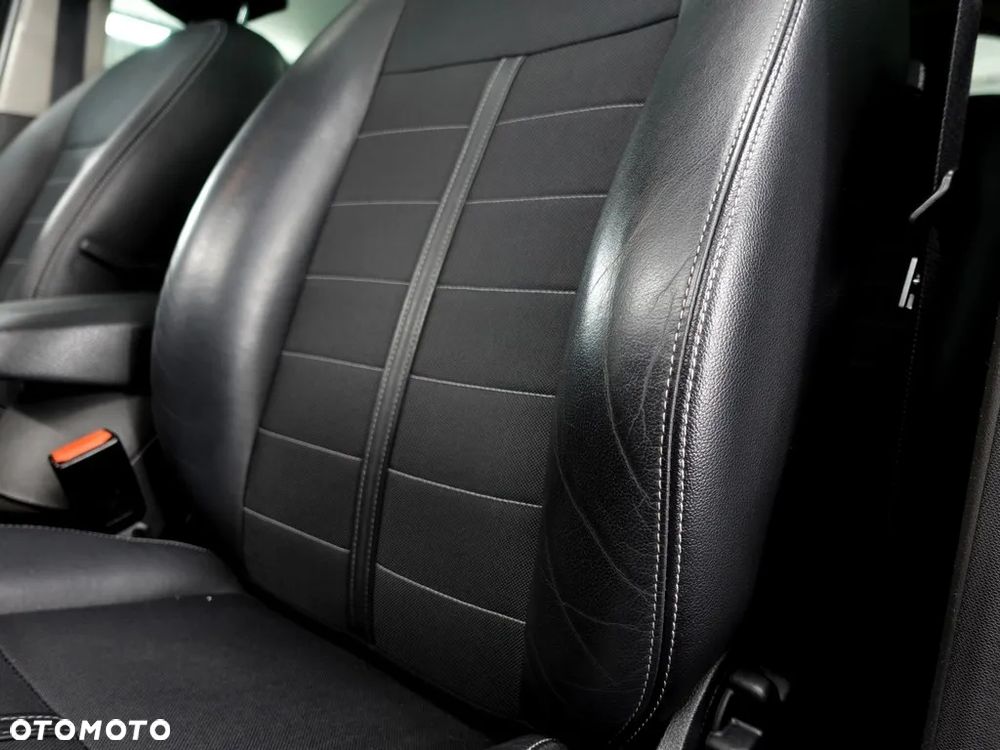 Ford Kuga 2.0 TDCi Titanium S - 16