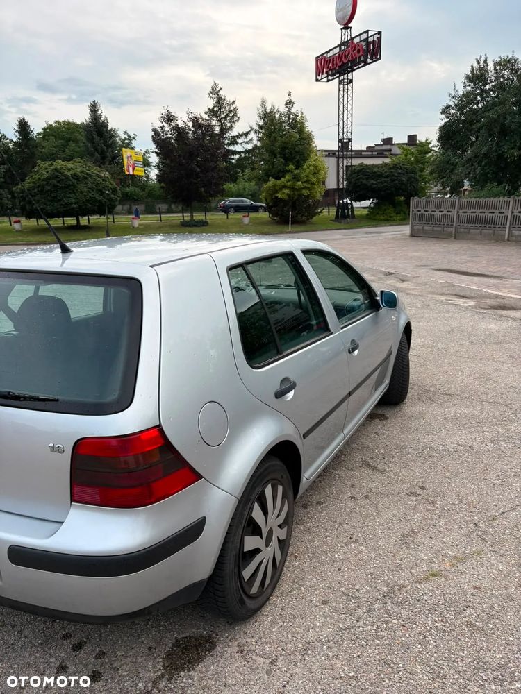 Volkswagen Golf 1.6 Comfortline - 8