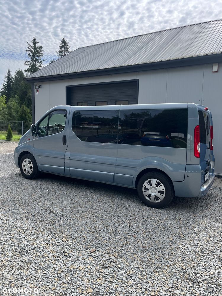 Opel Vivaro 2010 photo 4