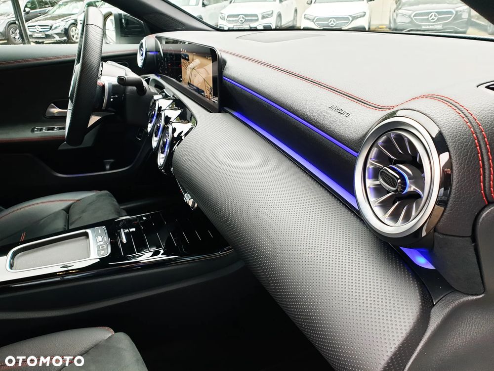 Mercedes-Benz CLA 200 AMG Line 7G-DCT - 22