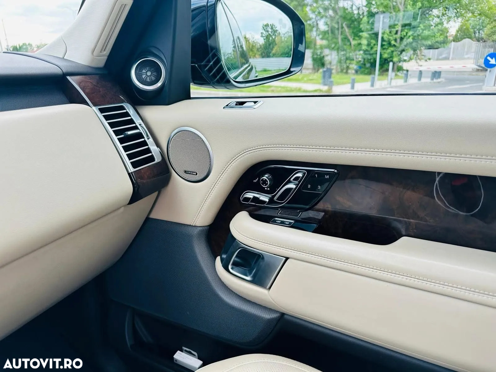 Land Rover Range Rover 3.0 I6 D350 MHEV LWB Autobiography - 10