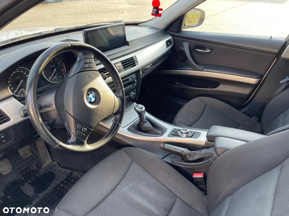 BMW Seria 3 320d - 10