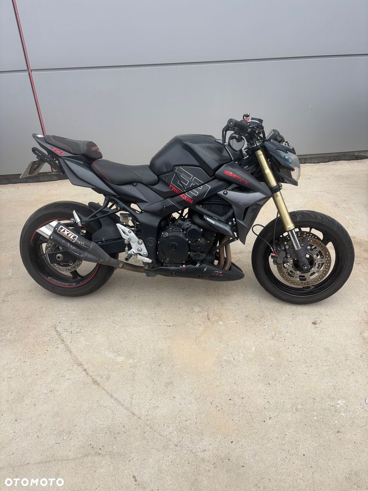 Suzuki GSR - 7
