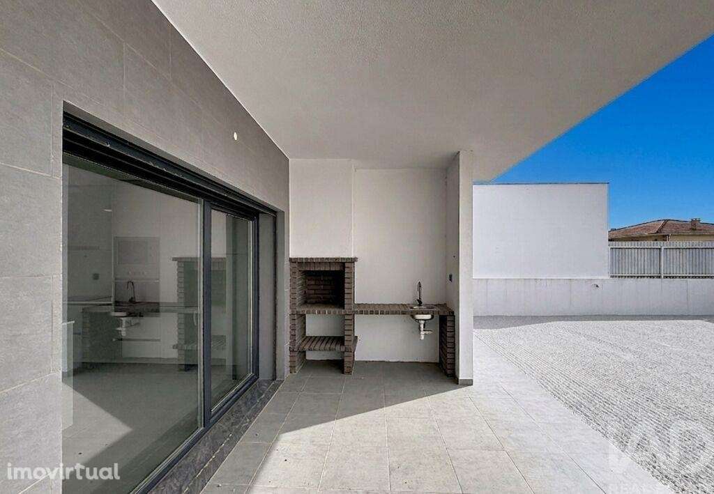 Casa T4 em Fernão Ferro de 217,00 m2 - Grande imagem: 5/30