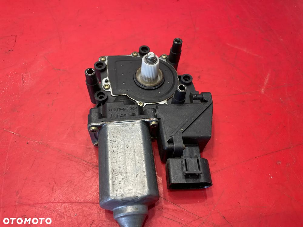 SILNICZEK PODNOSZENIA SZYBY PRAWY PRZÓD A4 B5 - 3