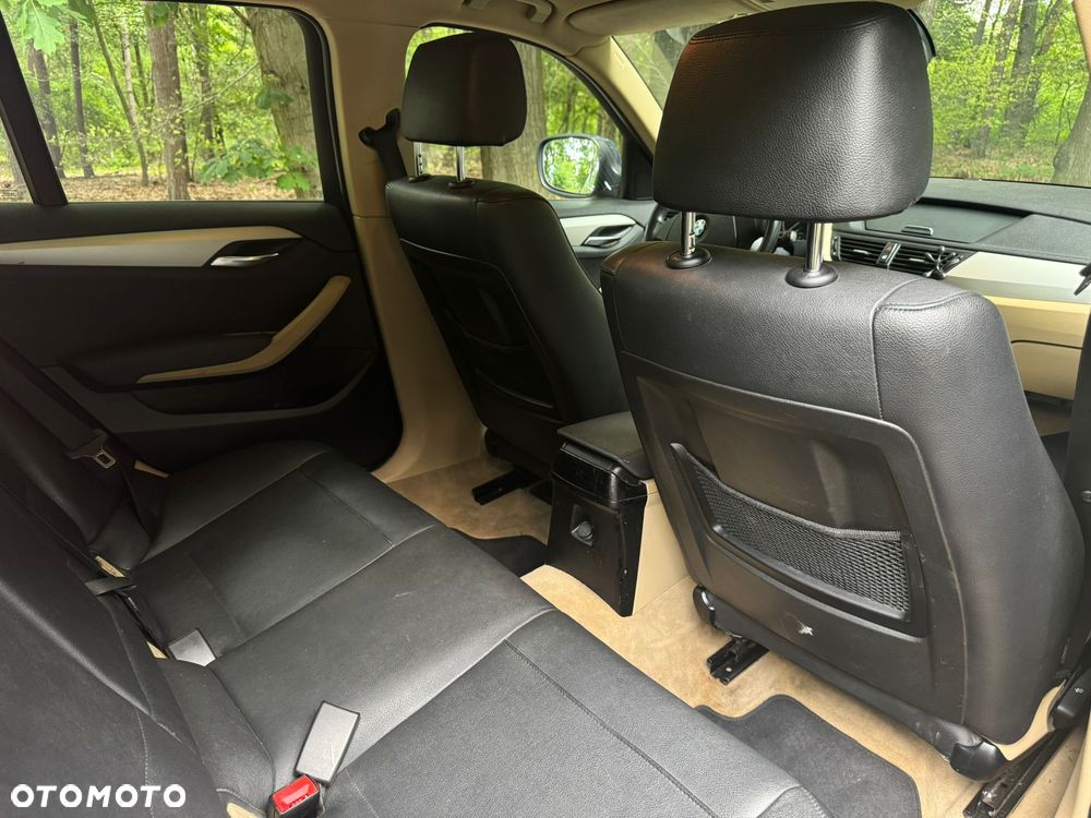 BMW X1 xDrive18d - 12
