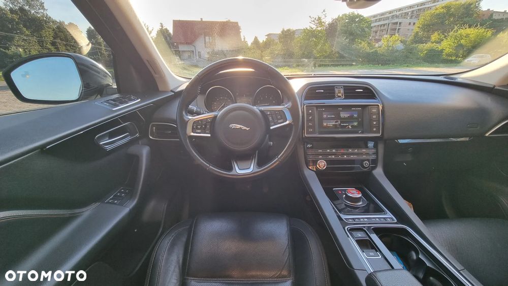 Jaguar F-Pace 2.0 i4D AWD R-Sport - 9